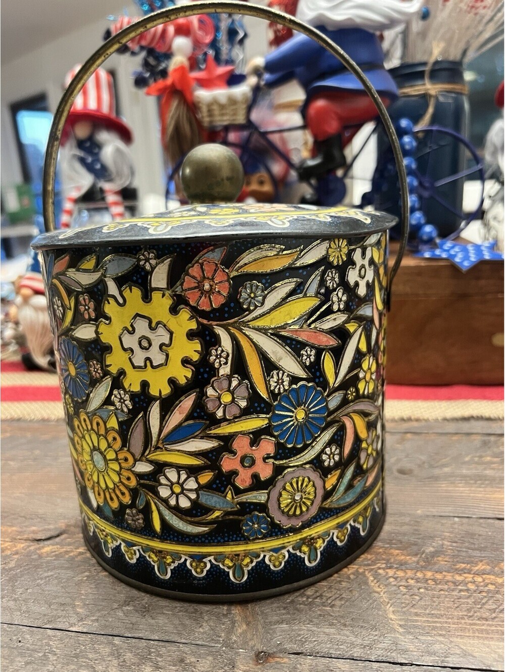 Vintage Retro Floral Daher Tin 1971 Handle Tea Biscuit Embossed Flowers England
